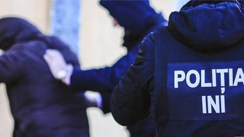 (VIDEO) Ofițerii INI și BPDS „Fulger” au reținut un individ, suspectat de înșelăciuni prin platforme de criptomonede