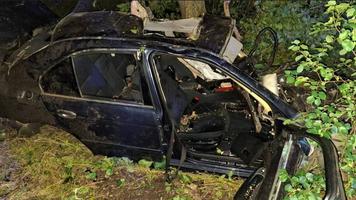 (FOTO) Trei persoane se zbat între viață și moarte, în urma unui grav accident cu BMW, la Drochia