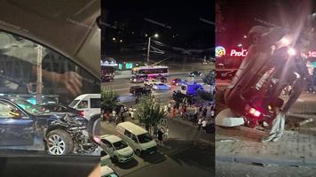 (VIDE) Duster răsturnat de un BMW în Chișinău. Un bărbat și doi copii - la spital