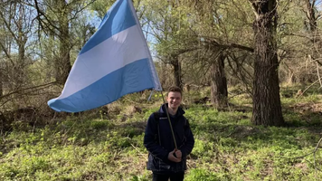Un tânăr a creat o nouă țară, cu monedă, steag oficial și 400 de cetățeni, pe Dunăre, între Croația și Serbia