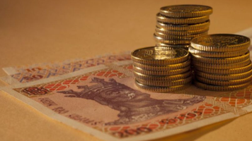 1,9 miliarde de euro dorm în bancă: Moldovenii pierd banii cu ochii deschiși