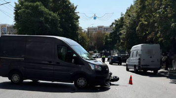 (VIDEO) Un motociclist a decedat în urma unui accident, pe strada Liviu Deleanu din capitală