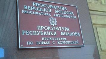 Indivizi condmnați, după ce au luat zeci de mii de euro de la la ruși ca să-i facă români