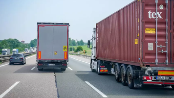 Un șofer de TIR și-a bătut un coleg, ca să-i ia cheile de la camion și să nu-l mai lase să conducă, pe autostradă, în Germania