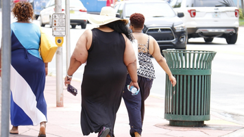 Un bărbat din Portugalia a murit asfixiat, după ce soţia lui obeză a căzut peste el şi nu s-a mai putut ridica