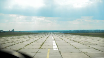 Trei aeronave ucrainene vor fi parcate temporar pe Aeroportul din Mărculești