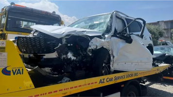 (FOTO) O eurodeputată și soțul ei, apropiat al lui Meloni, implicați într-un accident rutier în sudul Italiei