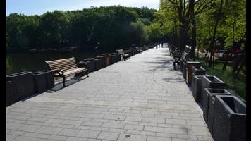 (VIDEO) Adolescent trimis pe banca acuzaților, după ce a vandalizat un parc din sectorul Rîșcani