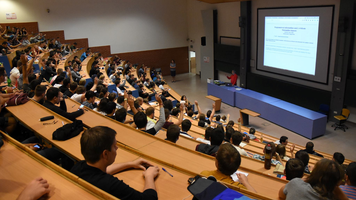 Burse oferite de Guvernul Ungariei pentru studenții moldoveni: Guvernul a aprobat semnarea unui nou Memorandum