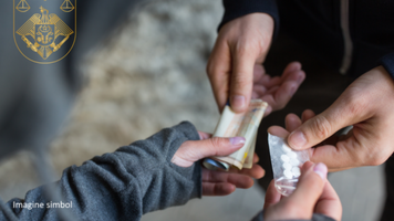 10 ani închisoare pentru un traficant de droguri de tip marijuana, PVP și mefedronă
