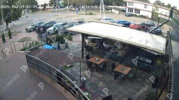 EXCLUSIV (VIDEO) Momentul în care unul dintre avocații grupării „ȘOR”, Nicolae Bojenco, se dă în spectacol la un local din Leova. A fost nevoie de intervenția poliției