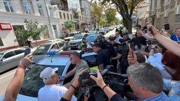 Protest neautorizat în fața MAI. Mai mulți tineri sunt documentați