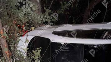 (FOTO) Tânăr reținut, după ce a furat un Passat „cu bani”, la Vadul lui Vodă. Mașina a fost găsită răsturnată într-o fâșie forestieră
