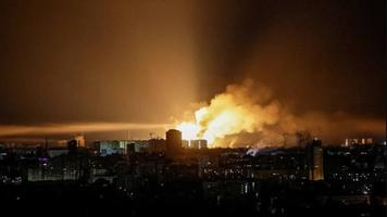 https://www.news.ro/externe/ucraina-kievul-a-fost-tinta-unui-atac-rusesc-de-amploare-cel-putin-trei-morti-1922403328072025080522145541