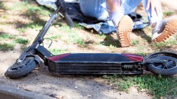 NEWS ALERT // (SURSE) Copilă pe trotinetă electrică, lovită de mortal de un automobil, la Hîncești