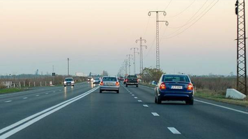 Moldovenii care călătoresc cu mașina în România vor plăti mai mult pentru rovinietă, de astăzi: Se scumpesc și taxele de pod