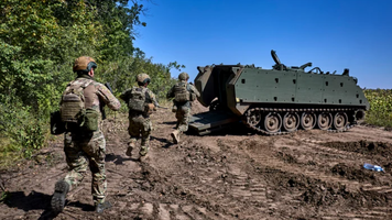 Povestea emoționantă a jurnalistului rus devenit soldat în armata ucraineană: „Este o onoare”