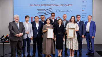 Maia Sandu, la Salonul Internațional de Carte Bookfest Chișinău: „Vă îndemn să vizitați Bookfest, să citiți și să puneți în brațele copiilor multe cărți - astfel, ei vor crește liberi”