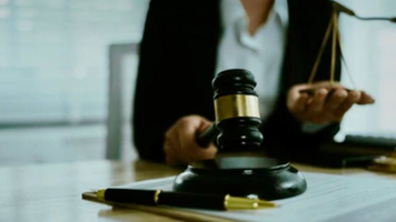 Curtea de Apel a înăsprit pedeapsa unui procuror din Călărași, acuzat că ar fi cerut mită 300 de euro