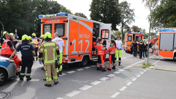 O mașină a intrat într-un grup de copii în Berlin