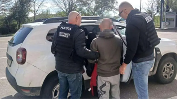Un moldovean căutat pentru răpirea unui minor într-o țară străină, reținut la frontieră