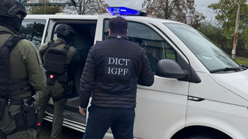 (VIDEO) Cetățean străin, căutat internațional, extrădat și plasat în arest în Republica Moldova