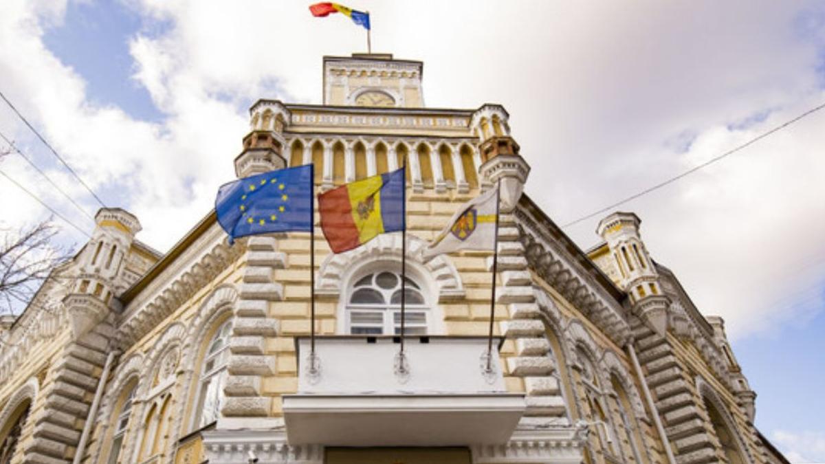 ANI: Șeful adjunct al Direcției arhitectură a semnat actele de urbanism pentru imobilul pe care l-a cumpărat soția sa