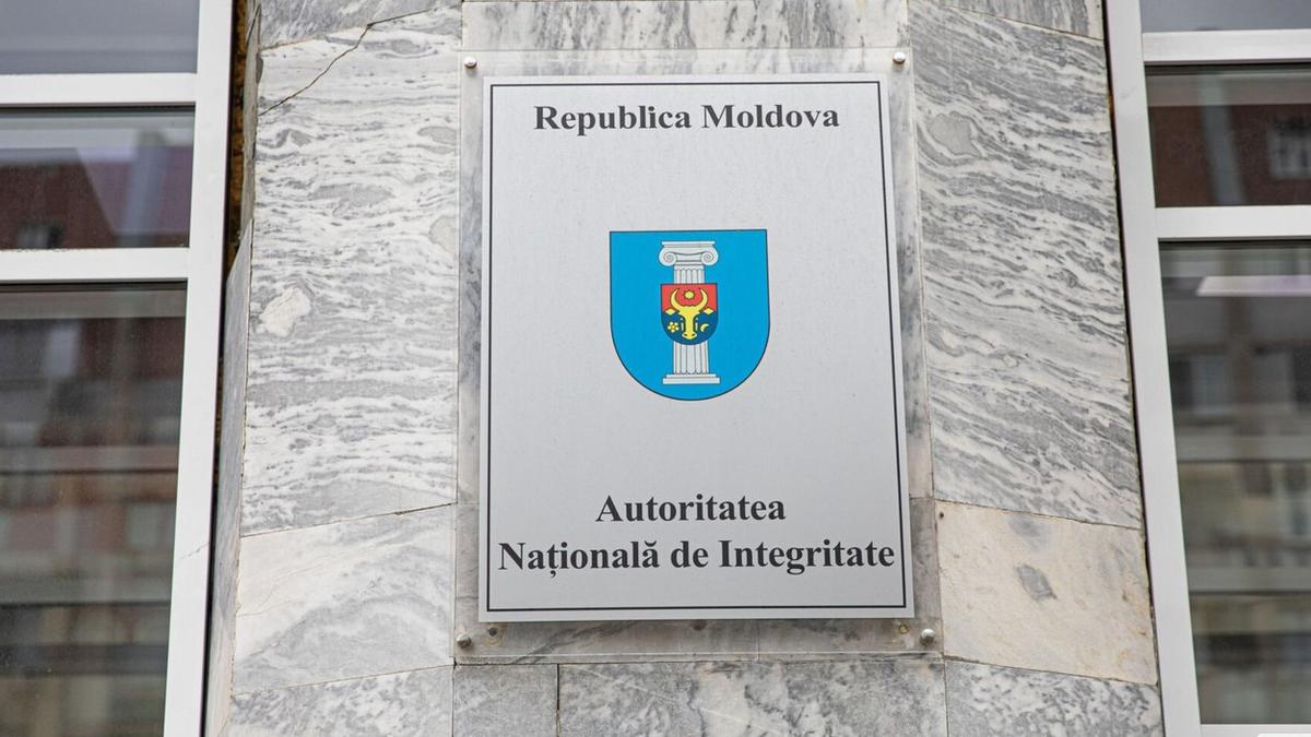 ANI va solicita restituirea a peste 3 mln de lei în folosul statului de la un fost șef de la Serviciul Vamal și un primar