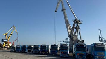 Republica Moldova face un nou pas în consolidarea capacității sale de a livra proiecte de infrastructură la scară mare, prin atragerea operatorilor specializați în logistică de proiect — un element esențial pentru realizarea investițiilor strategice.
Compania românească MS Projects, specializată în transporturi agabaritice și management logistic pentru proiecte industriale, a deschis un oficiu la Chișinău, extinzându-și astfel prezența regională după operațiunile din România și Polonia.
