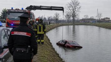 https://rotalianul.com/moldovean-gasit-mort-in-italia-intr-un-autoturism-cazut-in-apa-purta-manusi-cand-a-fost-gasit-inecat/?fbclid=IwY2xjawSPL5BleHRuA2FlbQIxMABicmlkETFKR3l4eUVQcUtXTTlsMTZhc3J0YwZhcHBfaWQQMjIyMDM5MTc4ODIwMDg5MgABHhk0QvfU9AJigkPv9PdDEA1n1ZsN7M8U4VcA9K8KAUApzfWqCC2YlM_BymWS_aem_aLMBwCylyxkNALGexETOVQ