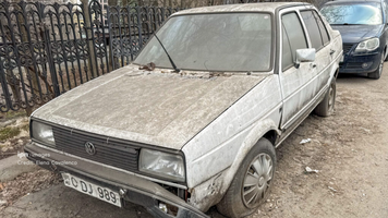 Mașinile abandonate pe spațiul public ar putea fi evacuate și chiar vândute de autoritățile locale