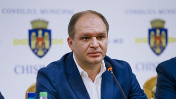 Ceban acuză PAS că „ia la poantă” angajații Primăriei, ca să depună mărturii despre el. Partidul: Tot vede conspirații
