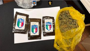 (VIDEO) „Bussines de familie”, în afara legii. Tată și fiu - samsari de droguri în Chișinău, sub lupa INI timp de două luni