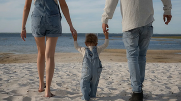 Schimbare importantă pentru părinți! Concediul de maternitate și paternal va conta la pensie