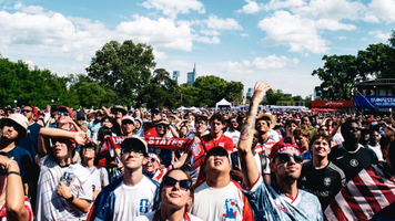 O persoană a murit într-un schimb de focuri la un „fan zone” al Cupei Mondiale din California