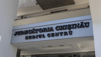 (SURSE) Cine sunt cei vizați de perchezițiile CNA la Judecătoria Chișinău, sediul Centru