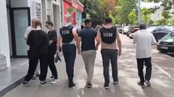 Un străin căutat internațional, reținut la Chișinău.
