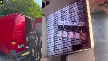 (VIDEO) „Surpriză” într-o mașină oprită de Poliție, pe drumul Chișinău-Ungheni. Șapte bărbați sunt vizați de investigații