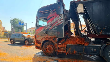 rosii dacie camion italia