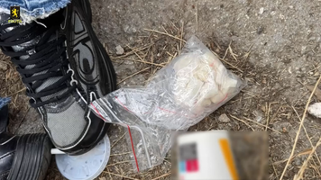 (VIDEO) Adolescent de 17 ani, reținut în flagrant la Botanica în timp ce ar fi plasat droguri