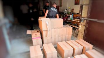 (VIDEO) Dosarul de contrabandă cu produse din tutun se extinde: o nouă persoană identificată și 200 000 de țigarete ridicate