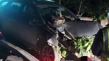 Un șofer a ajuns cu mașina într-un pilon, la Glodeni