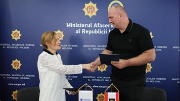 Serviciul protecție internă și anticorupție și Transparency International Moldova au semnat un Acord de colaborare, având drept obiectiv intensificarea acțiunilor comune în domeniul promovării integrității și dezvoltării culturii etice în cadrul sistemului administrativ al Ministerului Afacerilor Interne.