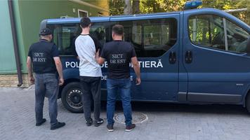 (VIDEO) Droguri de tip Alpha-PVP ridicate de polițiștii de frontieră. Două persoane, reținute