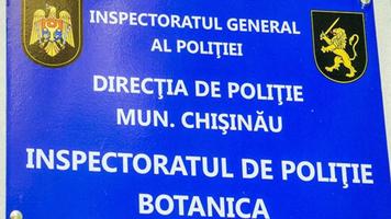Trei polițiști de la IP Botanica, acuzați că au „confiscat” de la un reținut mii de dolari și euro