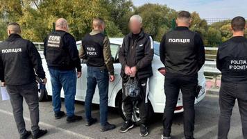 Un ucrainean, „trimis acasă” de Poliția R.Moldova, după ce ar fi ajutat trei conaționali de-ai săi să fugă din calea războiului