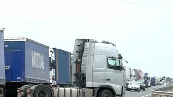 https://bani.md/cosmar-la-giurgiulesti-8-kilometri-de-camioane-soferi-abandonati-fara-apa-si-toalete/