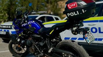 (VIDEO) Un „ghost rider”, gonit de motocicliștii INSP pe străzile capitalei