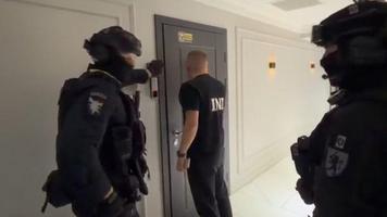 (VIDEO) Polițiștii și procurorii din Bălți au făcut percheziții la cinci call-centre din Chișinău