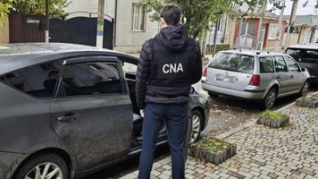 Bărbat din Bălți, denunțat la CNA după ce ar fi luat bani pentru facilitarea obținerii permiselor de conducere